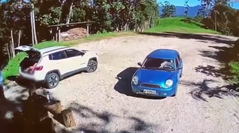 Idosa &eacute; presa dentro de porta-malas durante assalto em Guabiruba. – Foto: Reprodu&ccedil;&atilde;o/ND