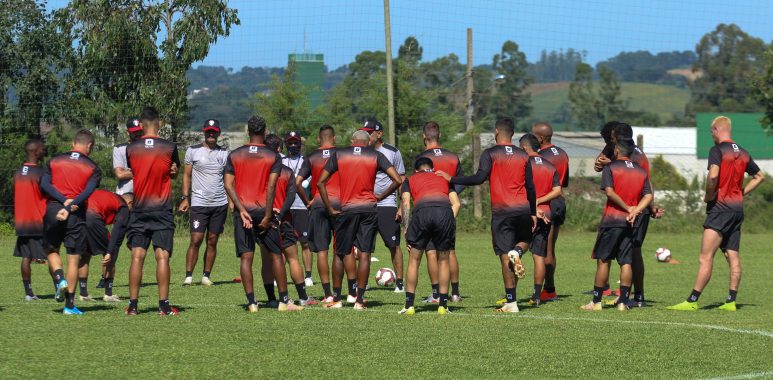 JEC tem 19 testes positivos entre jogadores, membros da comissão técnica e staff – Foto: Vitor Forcellini/JEC