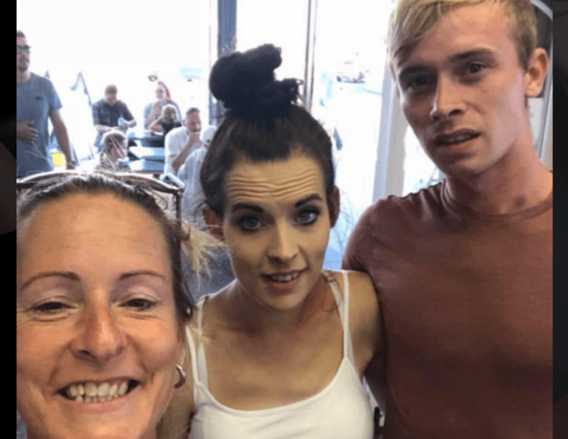 Georgina Aldridge, a av&oacute; amante, Jess Aldridge, a m&atilde;e tra&iacute;da, e Ryan Shelton: atores de uma estranha hist&oacute;ria – Foto: Reprodu&ccedil;&atilde;o Redes Sociais