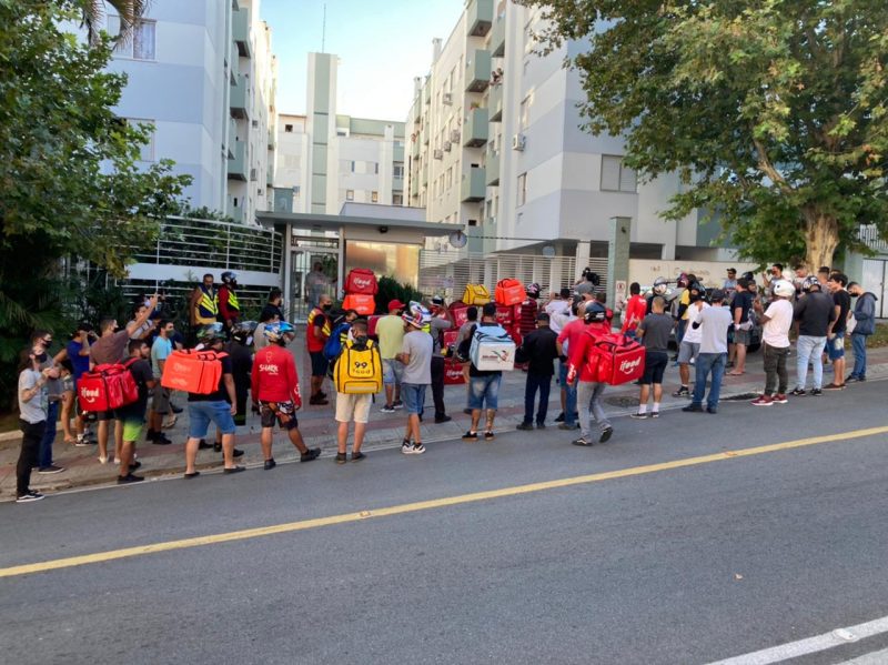 A manifesta&ccedil;&atilde;o come&ccedil;ou por voltadas 17h deste s&aacute;bado (20) – Foto: Osvaldo Sagaz/ND