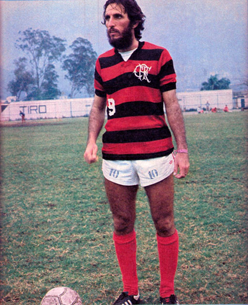 Marciano, de Lauro Müller no sul do estado para o Flamengo balançar as redes do Maracanã pelo Flamengo – Foto: Revista Placar/1977
