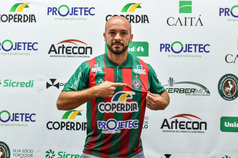 Michel, atacante do Conc&oacute;rdia, o grande nome da equipe – Foto: Ricardo Artifon/CAC