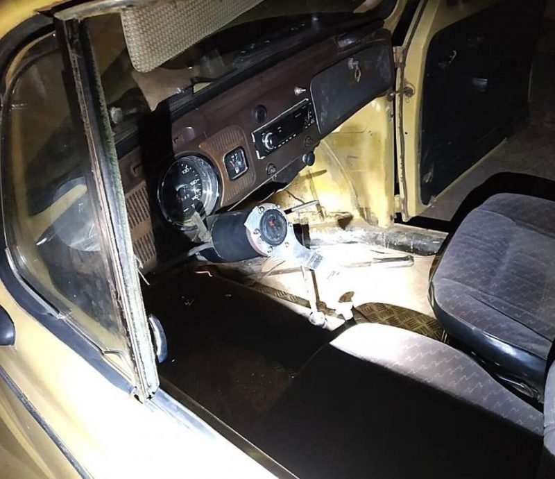 O Fusca n&atilde;o possu&iacute;a volante e o motorista n&atilde;o tinha CNH. – Foto: Oeste em Foco/Reprodu&ccedil;&atilde;o/ND