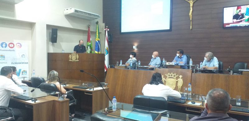 C&acirc;mara de Florian&oacute;polis reuniu moradores e Casan, nesta segunda-feira (8), para discutir o desastre ambiental na Lagoa da Concei&ccedil;&atilde;o – Foto: Divulga&ccedil;&atilde;o/ND