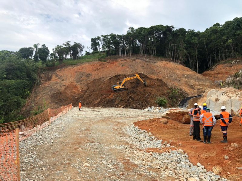T&uacute;nel sendo aberto no trecho Sul do Contorno Vi&aacute;rio; in&iacute;cio considerado fundamental para a conclus&atilde;o da obra. Vagas est&atilde;o abertas para trabalhar no local – Foto:divulga&ccedil;&atilde;o/ND
