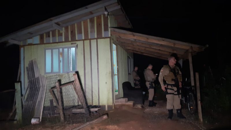 Pol&iacute;cia Militar de Joinville est&aacute; &agrave; procura dos suspeitos&nbsp; – Foto: Reprodu&ccedil;&atilde;o/ND