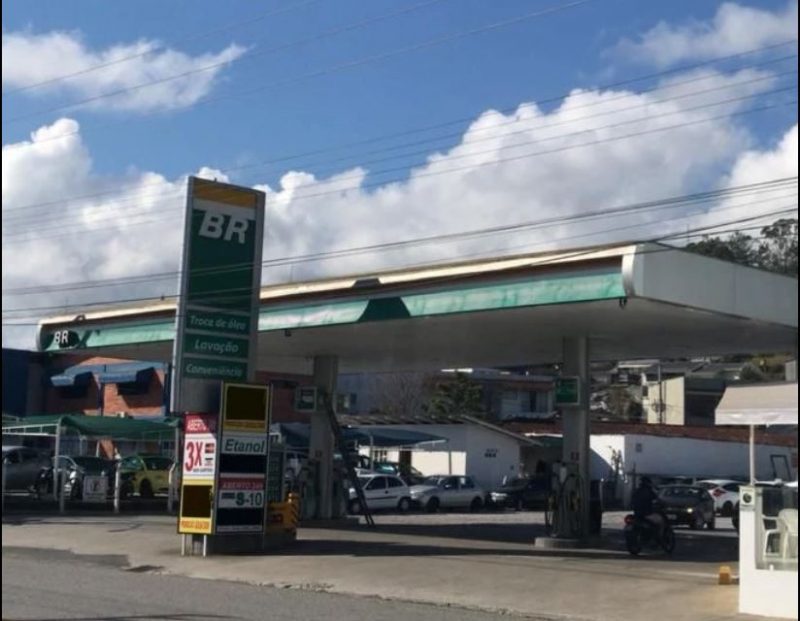 Posto de combust&iacute;veis em Brusque foi alvo de assalto na manh&atilde; desta segunda-feira (8) em Brusque – Foto: Reprodu&ccedil;&atilde;o/Google