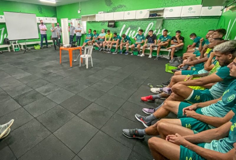 Chapecoense deu in&iacute;cio aos preparativos para o ano de 2021. Elenco alviverde oficializa o in&iacute;cio da temporada no pr&oacute;ximo domingo em duelo da Recopa Catarinense. – Foto: M&aacute;rcio Cunha/ACF/ND