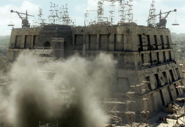 Cap&iacute;tulo de G&ecirc;nesis transmitido nesta ter&ccedil;a (2) mostrou queda de parte da Torre de Babel – Foto: Blad Meneghel/Record TV