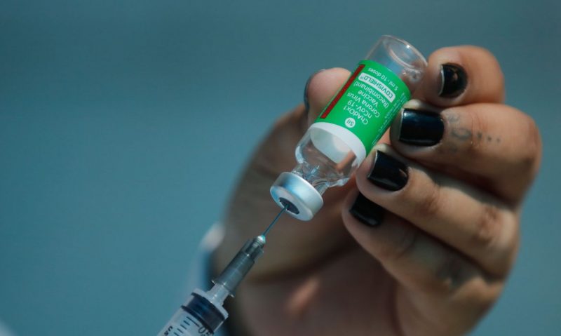 A partir de agosto, a Fiocruz também deve começar a produzir IFA para vacinas contra Covid-19