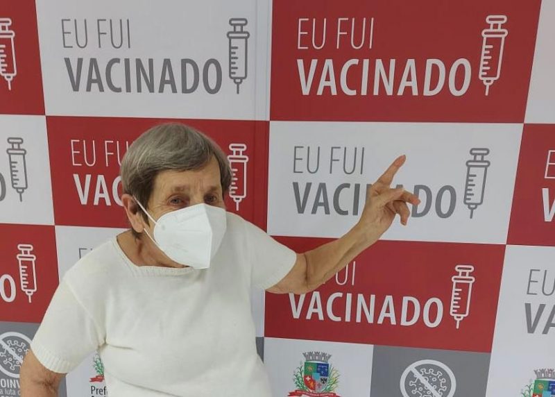 Começou neste domingo a vacinação para idosos com 85 anos ou mais em Joinville – Foto: Prefeitura/Divulgação