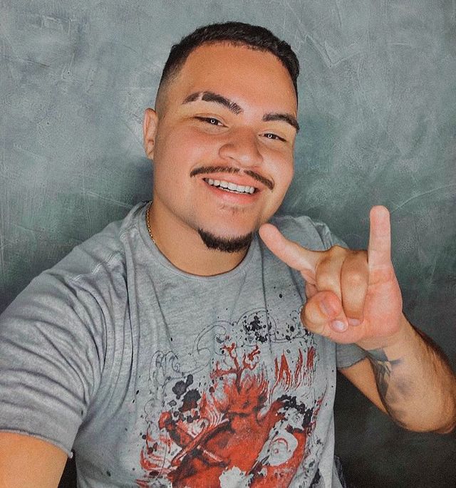 Cantor Guga Nandes &eacute; amigo do influenciador e participante da Fazenda 12 – Foto: Foto: Redes Sociais