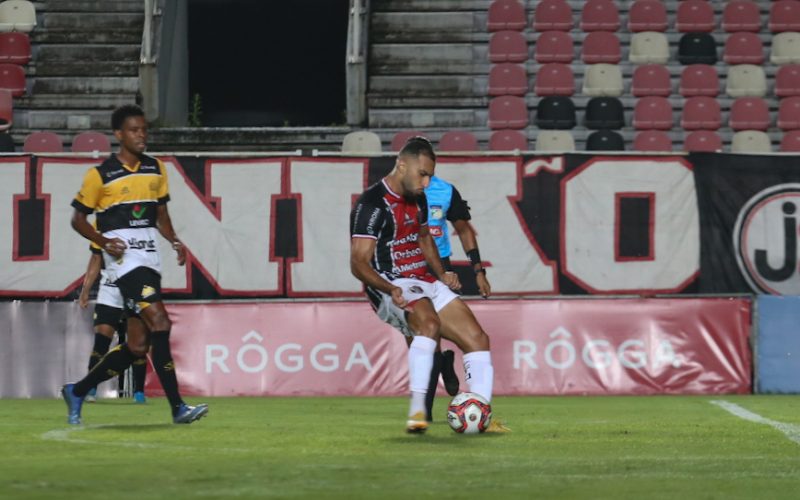 Davi Lopes garantiu a vit&oacute;ria tricolor na noite na estreia na Arena Joinville – Foto: Vitor Forcellini/JEC