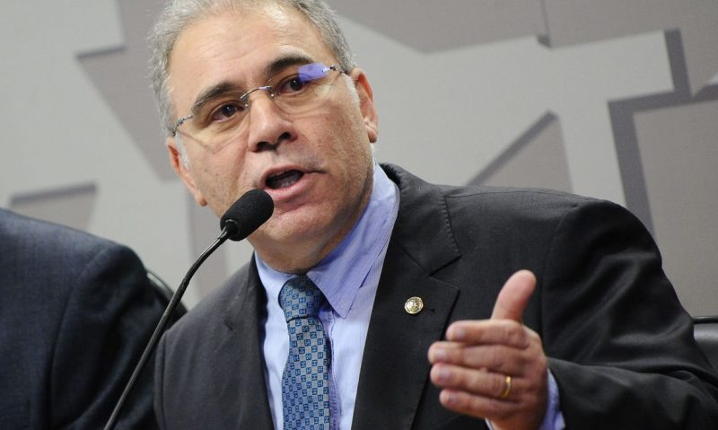 Comissão de Assuntos Sociais (CAS) realiza audiência pública interativa para tratar sobre o PLS 264/2017 que altera a Lei que dispõe sobre as condições para promoção, proteção e recuperação da saúde.Mesa:técnico do Departamento de Gestão e Incorporação de Tecnologias em Saúde da Secretaria de Ciência, Tecnologia e Insumos Estratégicos do Ministério da Saúde, Gustavo Laine Araújo de Oliveira;diretor de Avaliação de Tecnologia em Saúde da Sociedade Brasileira de Hemodinâmica e Cardiologia Intervencionista (SBHCI), Marcelo Antônio Cartaxo Queiroga Lopes.Foto: Geraldo Magela/Agência Senado