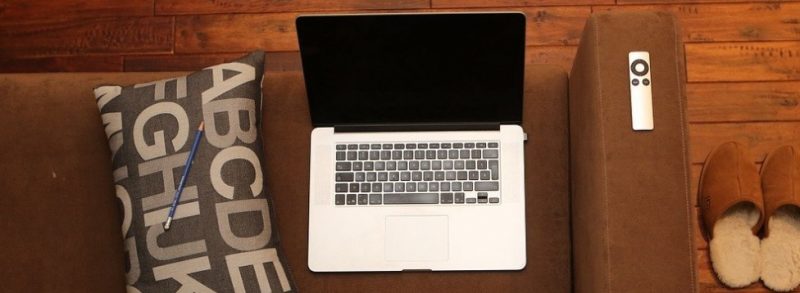 “Qual notebook, bom e barato, comprar?” - Imagem de LEEROY Agency por Pixabay