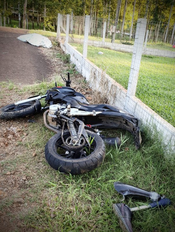 Motociclista usava uma prótese na perna – Foto: Corpo de Bombeiros/ND