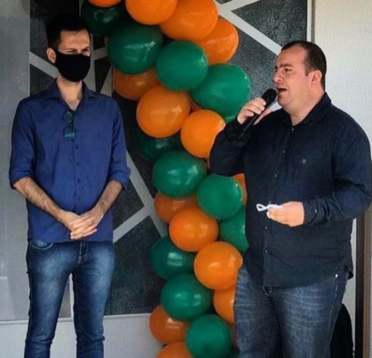 O prefeito Arão Josino decretou luto oficial pela morte de Juninho (à direita) – Foto: Divulgação/ND