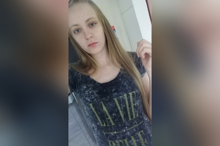 A jovem Mauriceia de 22 anos morreu carbonizada no último domingo (28) na casa em que morava com o companheiro. – Foto: Arquivo Pessoal/Reprodução/ND