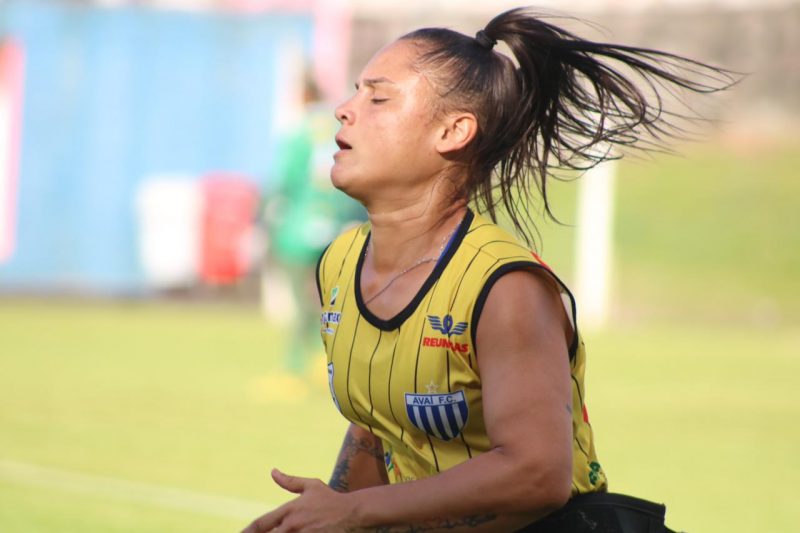 Lateral B&aacute;rbara acredita que a equipe tenha condi&ccedil;&otilde;es de fazer um grande campeonato – Foto: Divulga&ccedil;&atilde;o/Ava&iacute; Kindermann