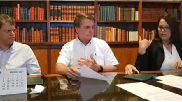 bolsonaro; vídeo; mão; live; misteriosa