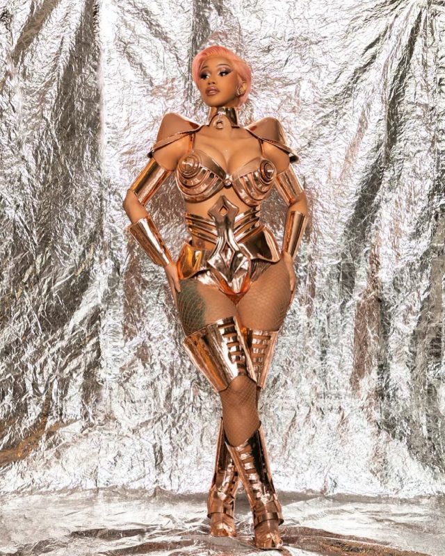Cardi B e Megan Thee Stallion apresentaram WAP pela primeira vez com direito a participação de remix brasileiro – Foto: Reprodução/Instagram