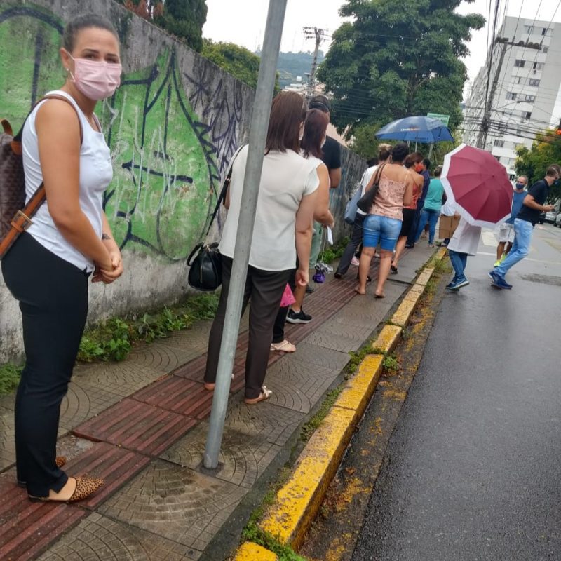 Ritmo do cronograma de vacinação em Florianópolis
