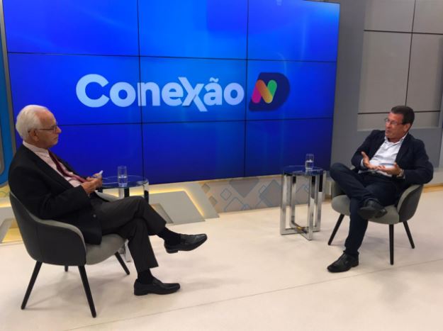 Moacir Pereira conversando com presidente do Conselho Estadual do Turismo