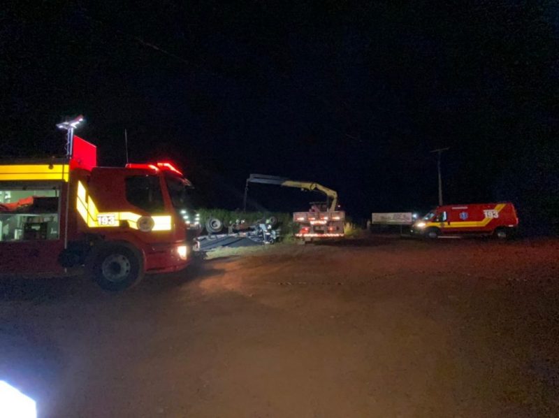 Acidente aconteceu na noite de quarta-feira (24) na SC-480 – Foto: Corpo de Bombeiros/Divulga&ccedil;&atilde;o