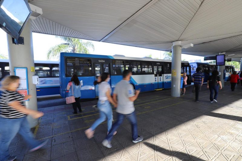Transporte coletivo funcionar&aacute; com hor&aacute;rio de domingo durante todo o fim de semana – Foto: Cristiano Andujar/PMF