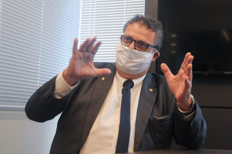 Deputado Coronel Armando disse que conversou com Jair Bolsonaro sobre os cortes – Foto: Leo Munhoz/ND