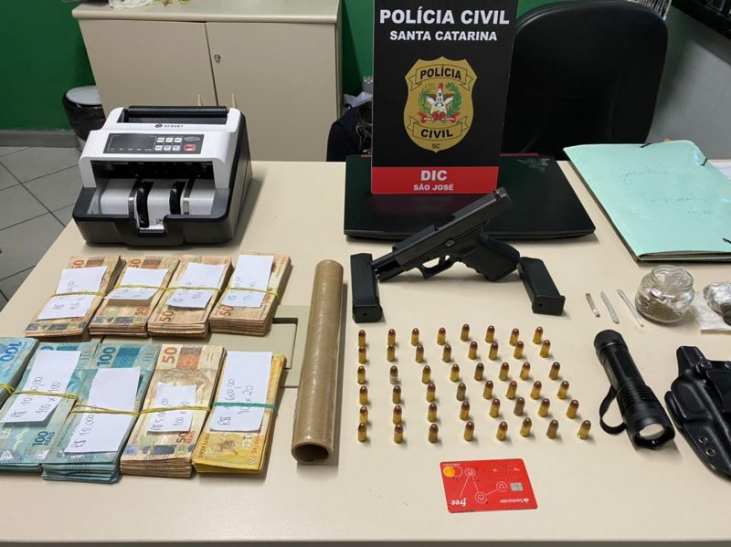 homem; preso; são josé; porte; ilegal; arma; polícia