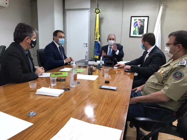 Santa Catarina pede reforço federal para enfrentar a Covid-19. Governador Carlos Moisés e secretário de Saúde, André Motta Ribeiro, estiveram em Brasília – Foto: Secom/Divulgação/ND