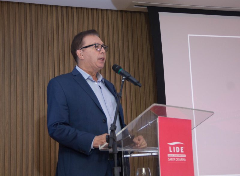 Prefeito Orvino Coelho de Ávila conta que o programa de recuperação econômica foi pensado para auxiliar o município em questões como geração de emprego e renda – Divulgação/ND