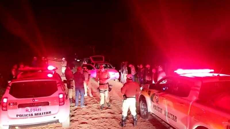 Festa clandestina foi encerrada pela polícia em Lebon Régis – Foto: PMRv/Divulgação
