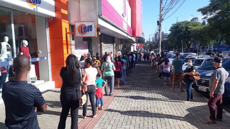 Foram registradas grandes filas sem o distanciamento social de um 1,5 metro – Foto: Prefeitura de Chapecó/ND
