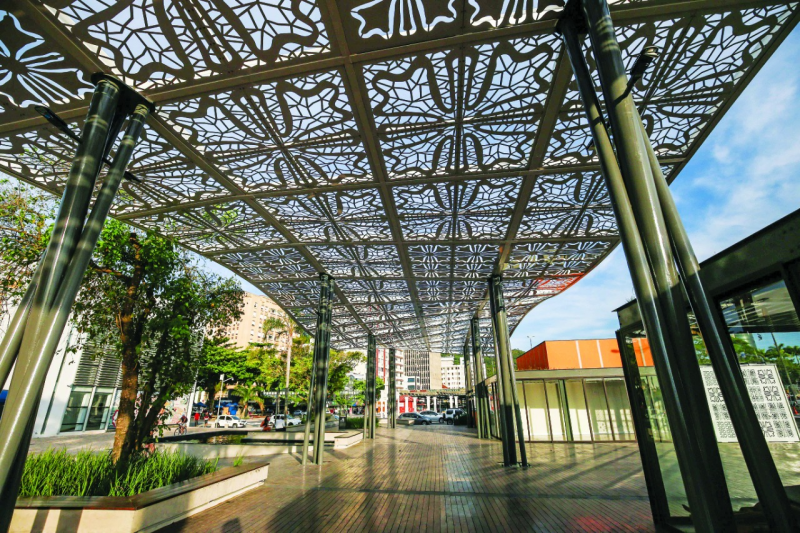 As rendeiras, com a cultura dos colonizadores a&ccedil;orianos, est&atilde;o representadas no Lago da Alf&acirc;ndega – Foto: Anderson Coelho/Arquivo/ND