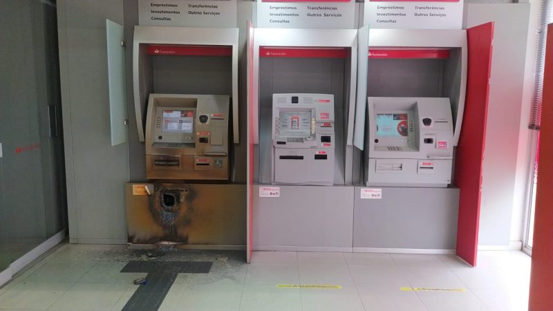Criminosos tentam furtar agência do Santander em Blumenau – Foto: Reprodução