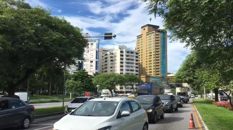 Retenção no Centro de Florianópolis após falha em conjunto semafórico