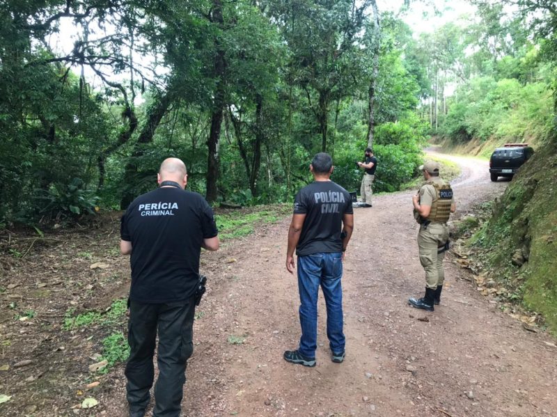 Jovem de 18 anos foi encontrado morto na Estrada Rio dos Bugres – Foto: Pol&iacute;cia Civil/ND