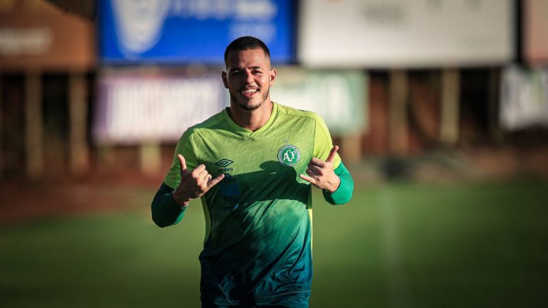 Goleiro sofre fratura e desfalca Chapecoense por tempo indeterminado