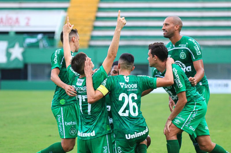 Jogadores da Chapecoense comemoram o gol de Perotti – Foto: Márcio Cunha/ACF