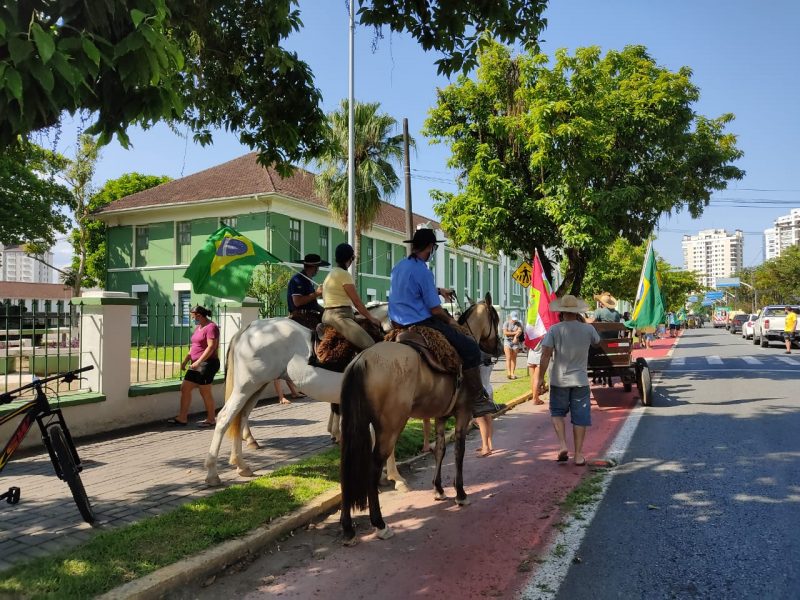 Domingo de manifestação contra o STF em Joinville – Foto: Dani Lando/NDTV