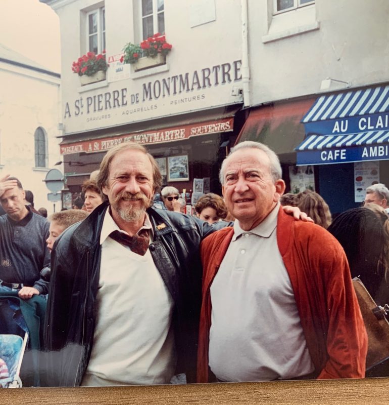 Praça é o centro dos artistas em Paris – Foto: moacir pereira