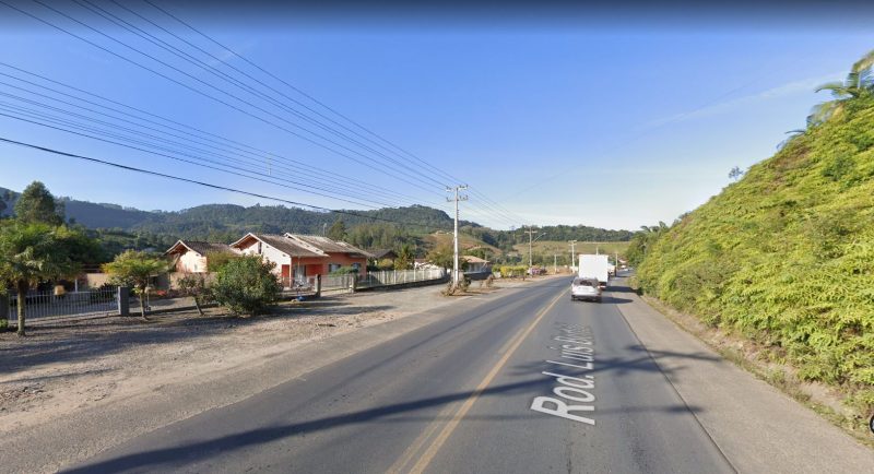 Mulher flagrou homem pelado na garagem de casa em Laurentino (foto), no Vale do Itajaí – Foto: Reprodução/Google Maps