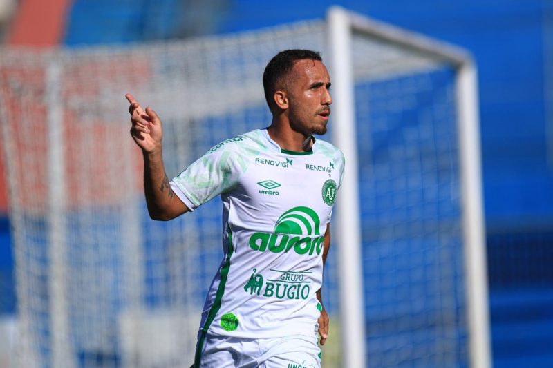 Lima comemora o primeiro gol do Verdão – Foto: Márcio Cunha/ACF