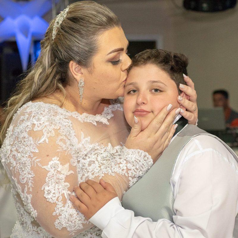 M&atilde;e e filho morreram v&iacute;timas do coronav&iacute;rus no Paran&aacute; – Foto: Facebook/ND