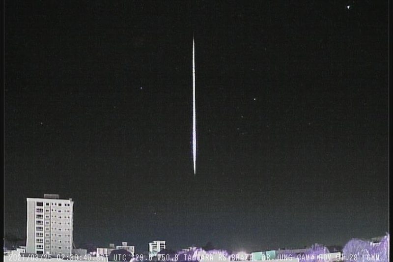 Queda de meteoro foi registrado pelo Observat&oacute;rio Espacial Hller &amp; Jung no estado ga&uacute;cho – Foto: Observat&oacute;rio Espacial Heller &amp; Jung/Divulga&ccedil;&atilde;o
