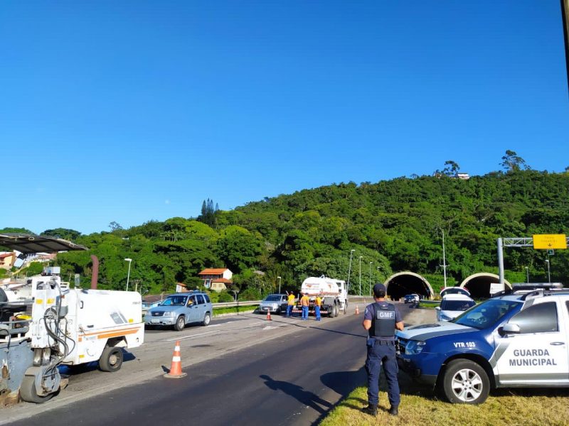 Obras no túnel Antonieta de Barros, na Via Expressa Sul