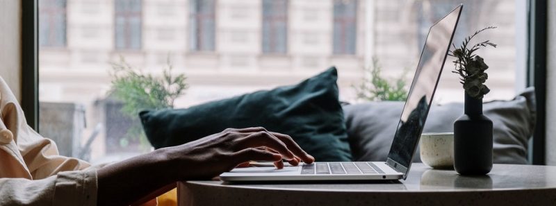 OnlyOffice: alternativa gratuita ao Office cria documentos, planilhas e apresentações - cottonbro no Pexels