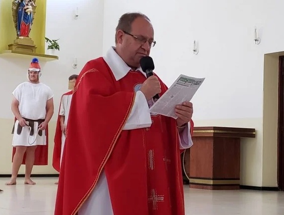 Padre de SC espera no pronto-socorro por leito de UTI Covid – Foto: Reprodução/ND